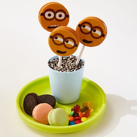 Conrad Bangkok Otel Dış mekan fotoğraf Minion-themed desserts