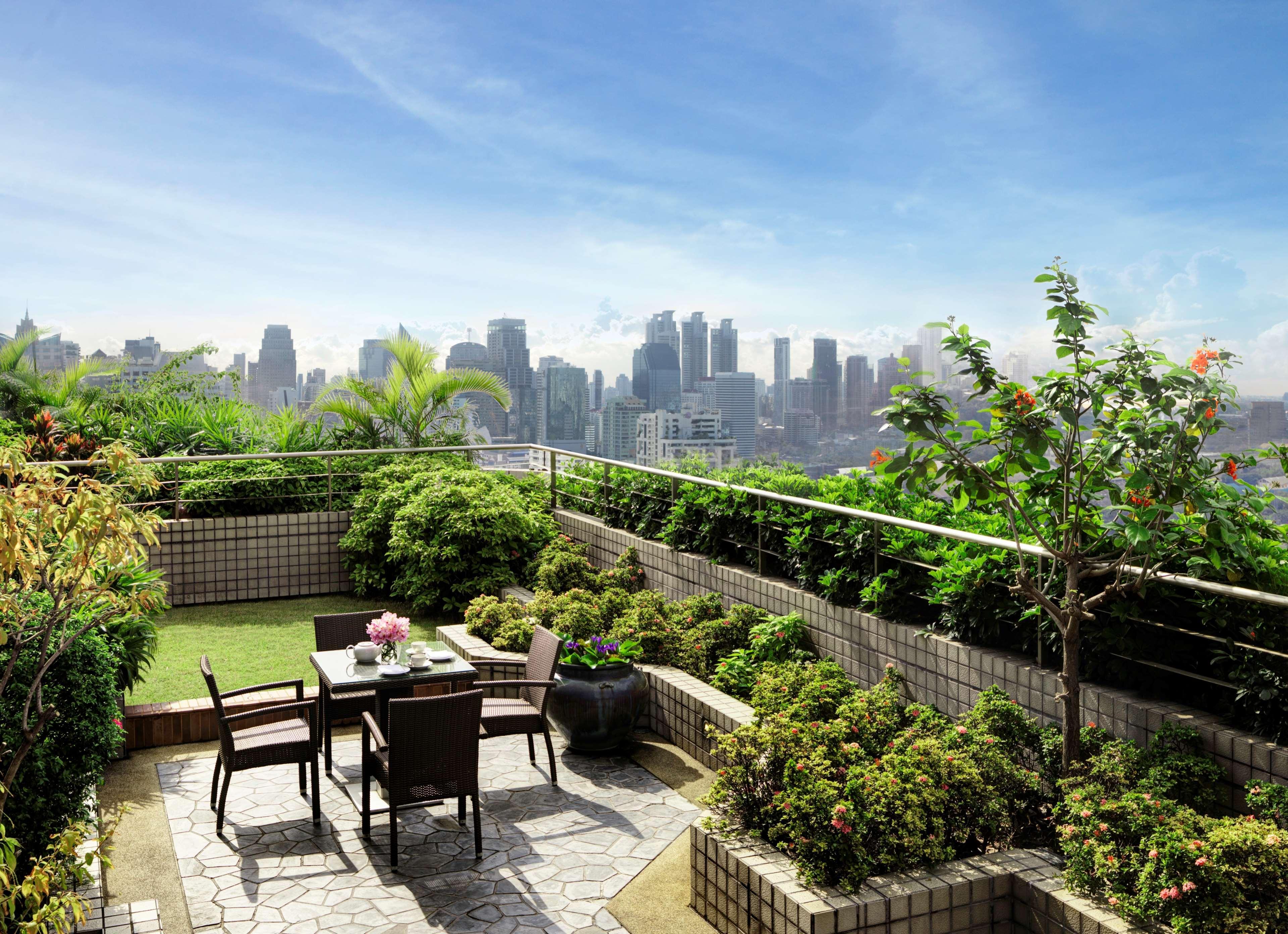 Conrad Bangkok Otel Dış mekan fotoğraf Rooftop garden