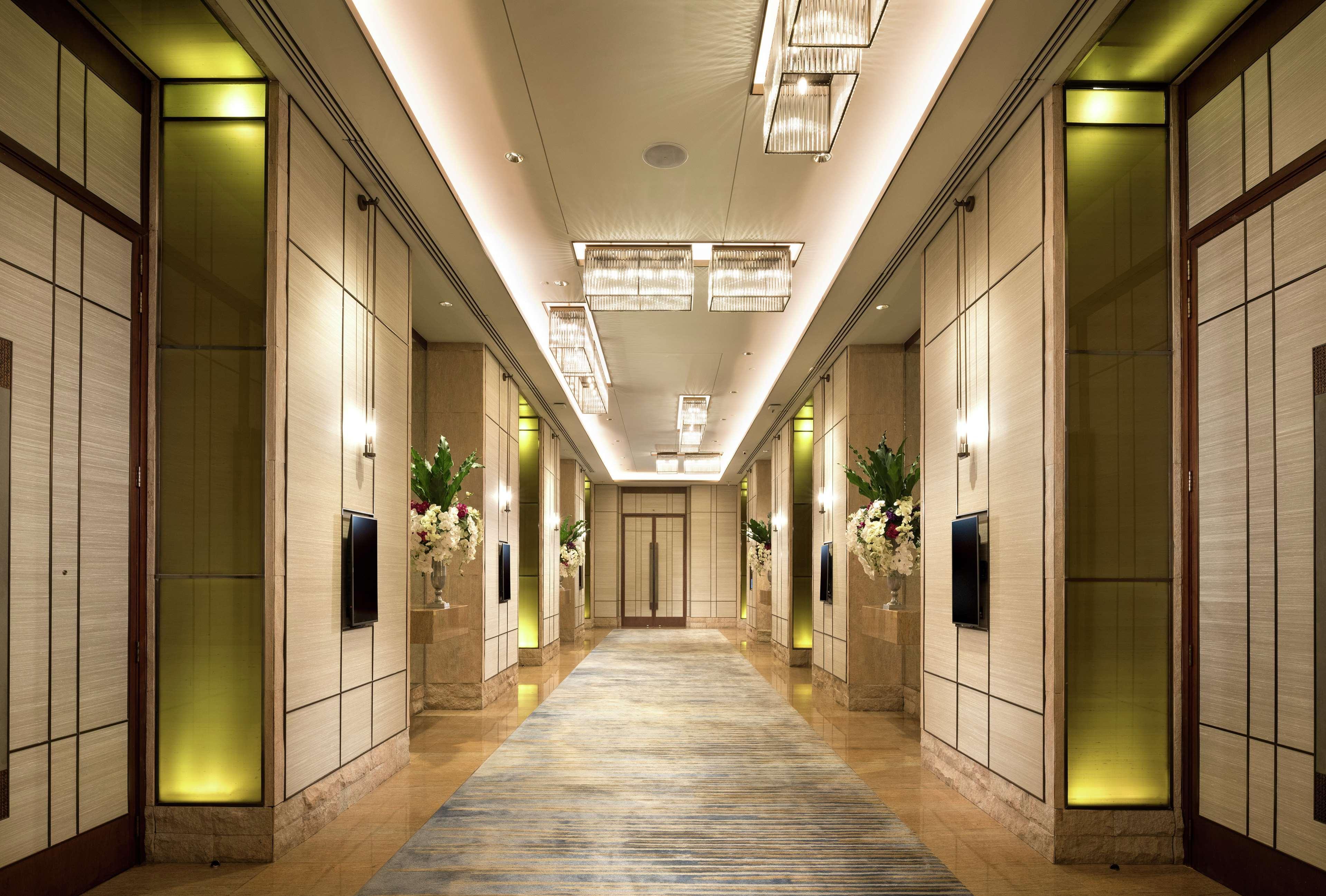Conrad Bangkok Otel Dış mekan fotoğraf The interior of the hotel