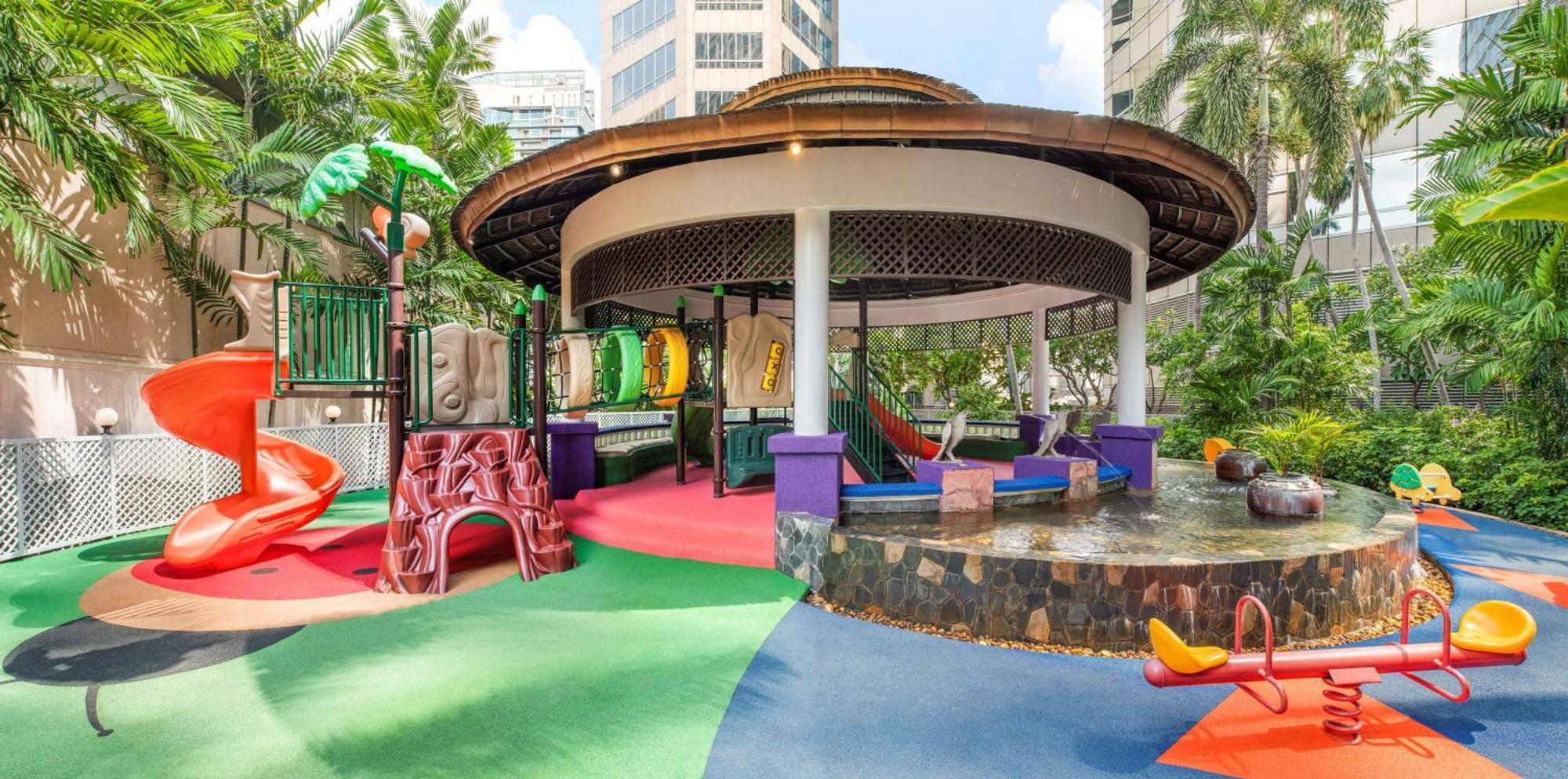 Conrad Bangkok Otel Dış mekan fotoğraf Playground