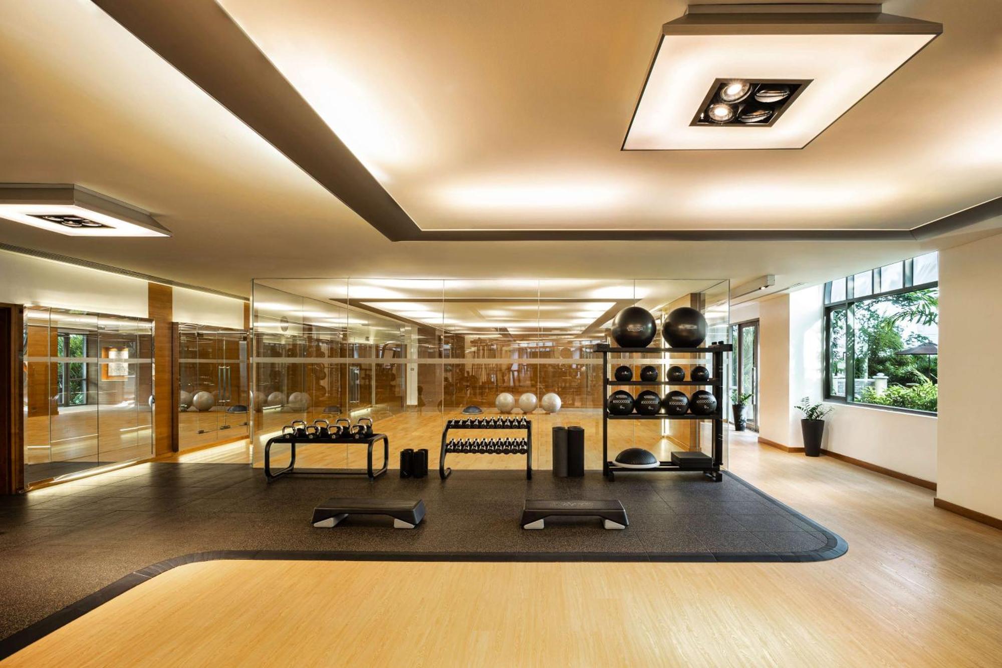 Conrad Bangkok Otel Dış mekan fotoğraf The gym at the Mandarin Oriental, Munich