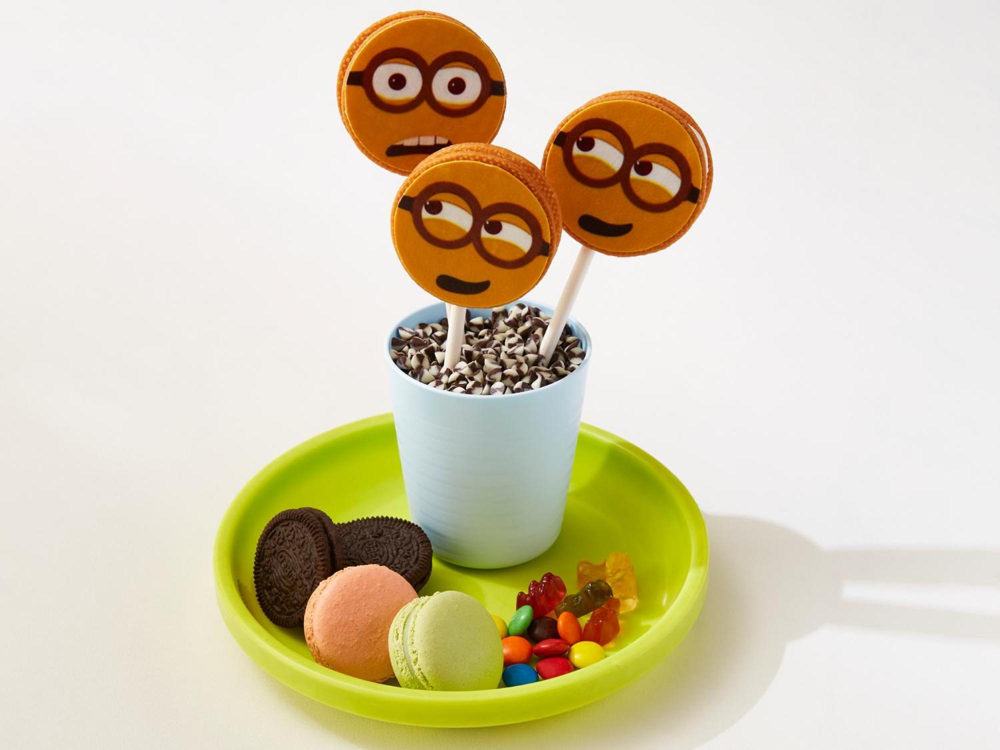 Conrad Bangkok Otel Dış mekan fotoğraf Minion-themed desserts